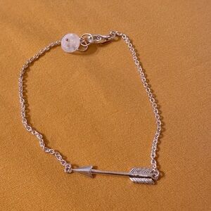 Arrow bracelet